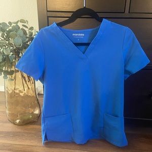 Mandala 6 pocket scrub top